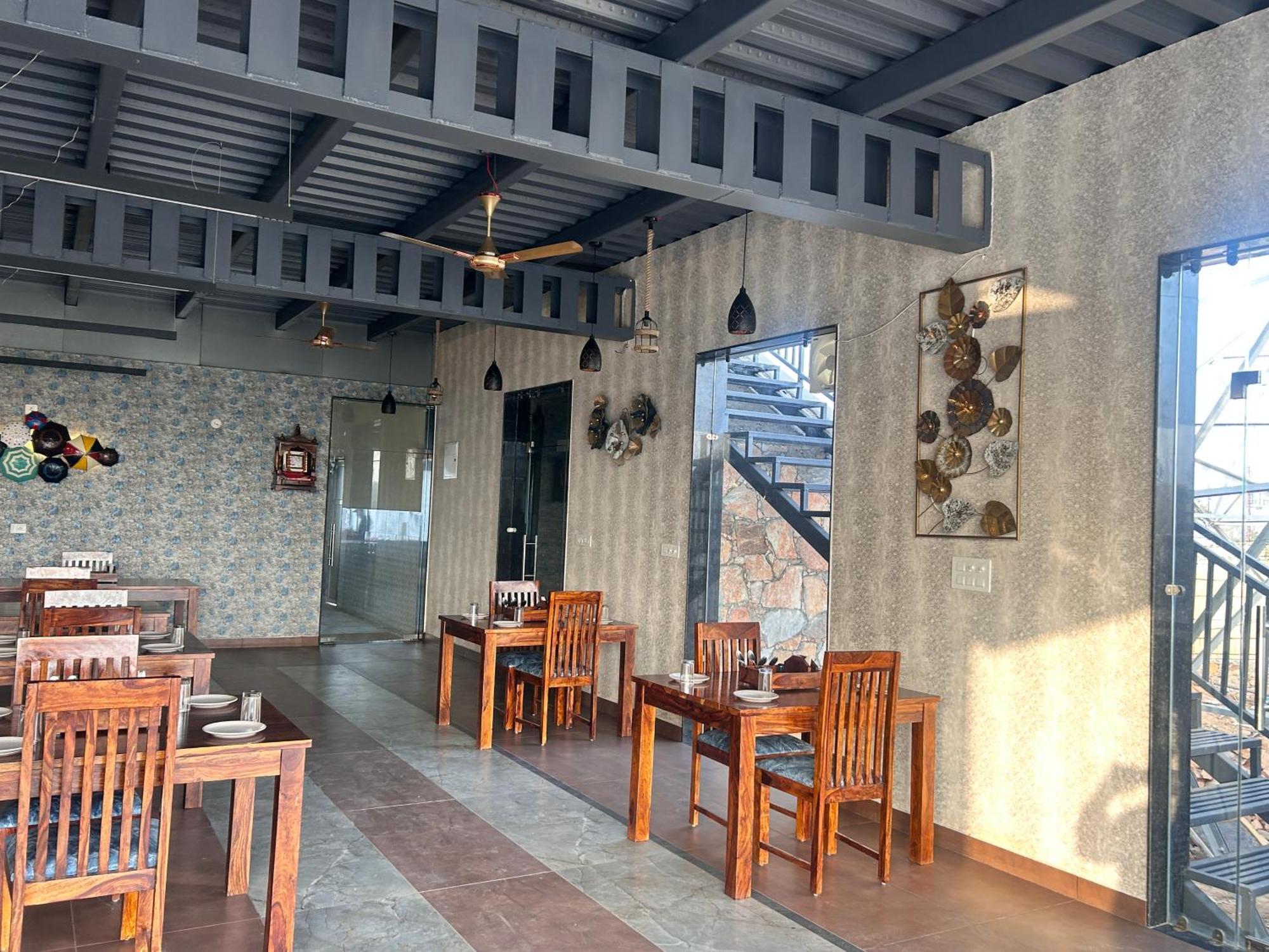 Royal Rajasthan Resort Sikar Екстериор снимка