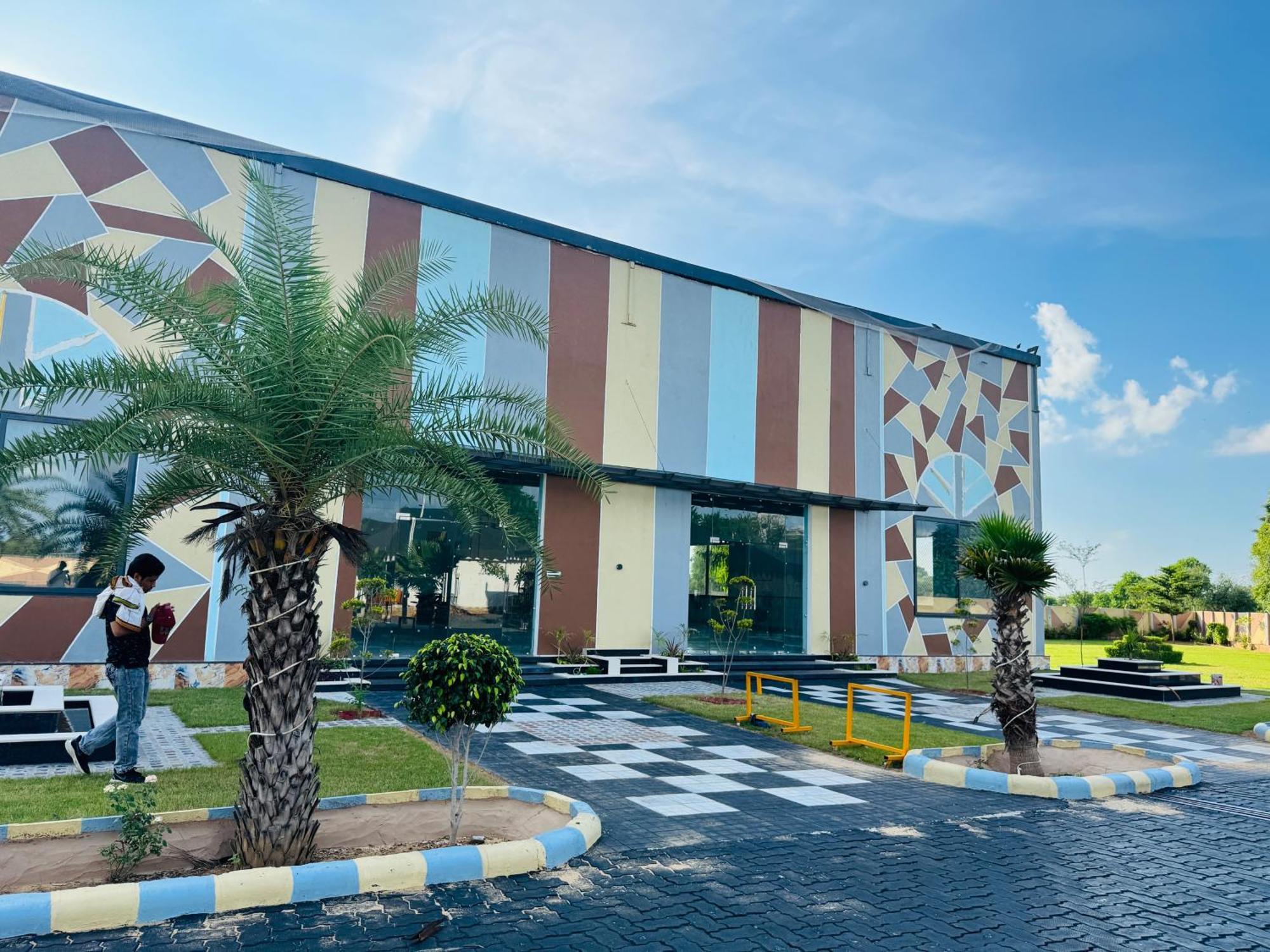 Royal Rajasthan Resort Sikar Екстериор снимка