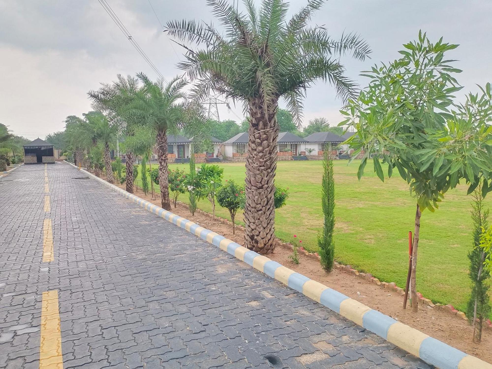 Royal Rajasthan Resort Sikar Екстериор снимка