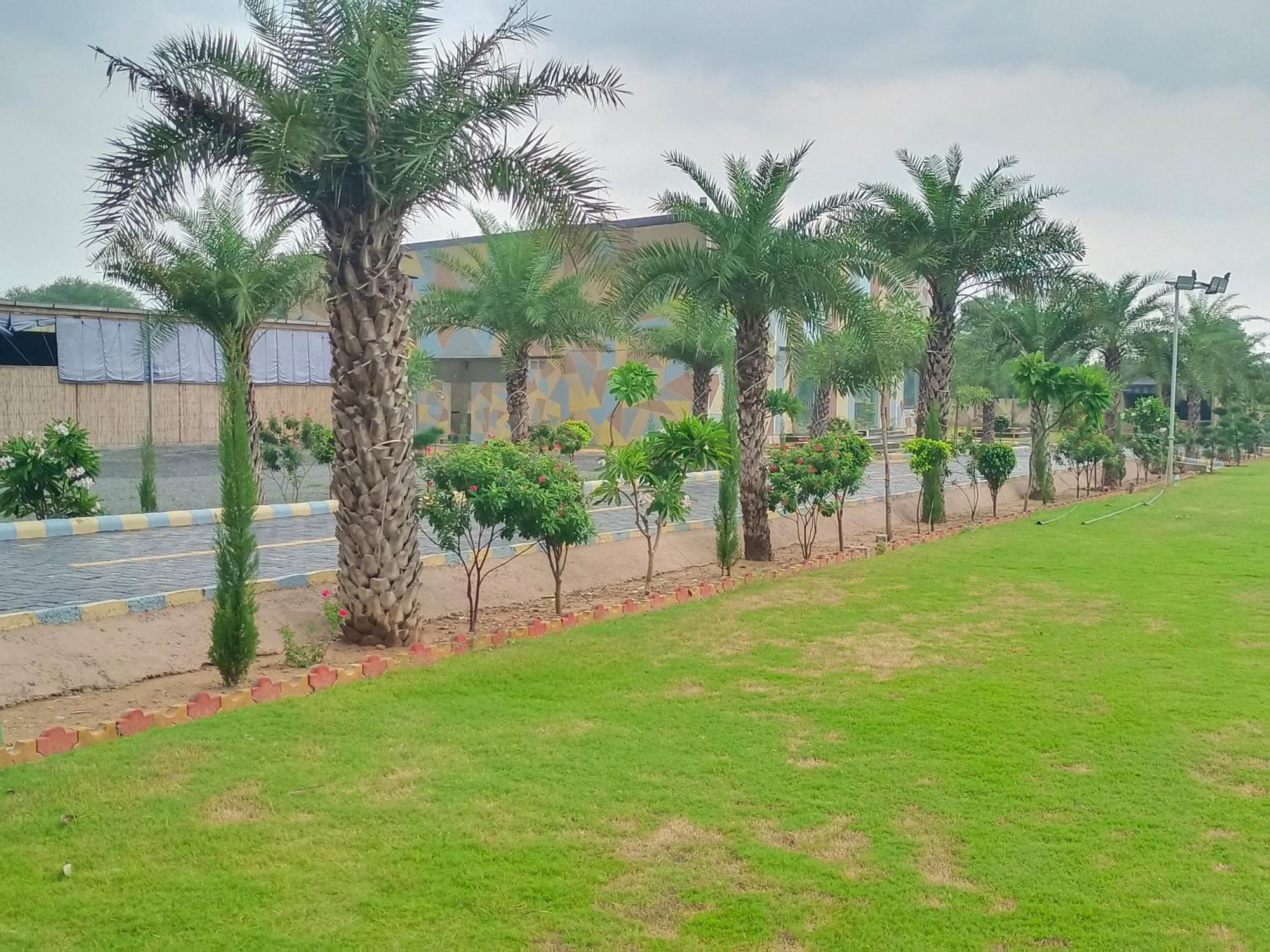 Royal Rajasthan Resort Sikar Екстериор снимка