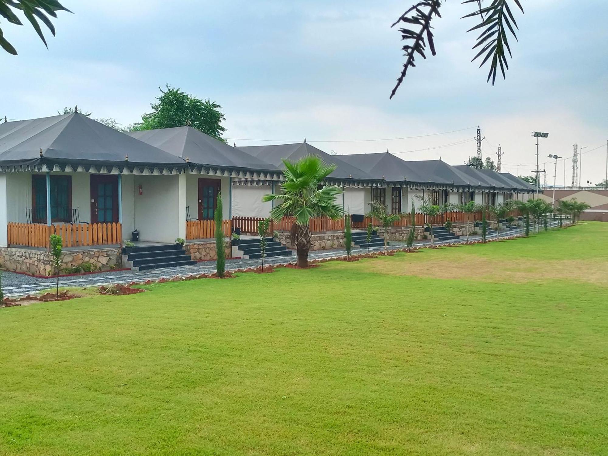 Royal Rajasthan Resort Sikar Екстериор снимка