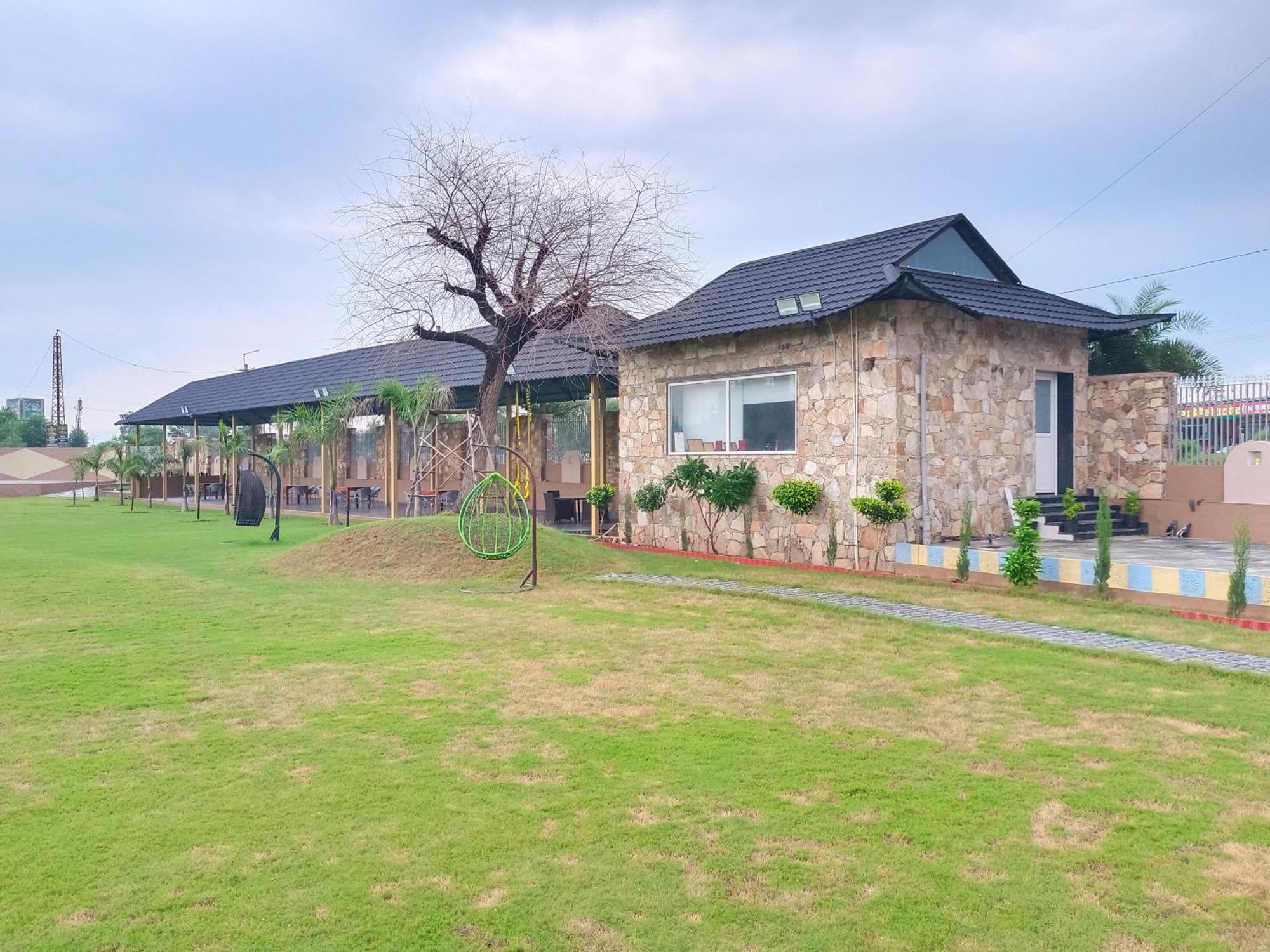 Royal Rajasthan Resort Sikar Екстериор снимка